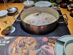 胡椒猪肚鸡-洪氏嗨捞·广东猪肚鸡·椰子鸡火锅(西咸万象城店)