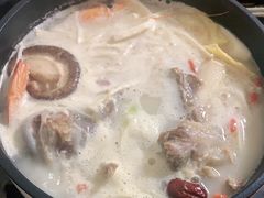 -三人行骨头王火锅(长寿店)