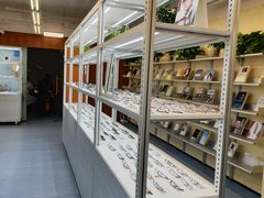 -无奔眼镜·蔡司·依视路授权店(马家堡店)