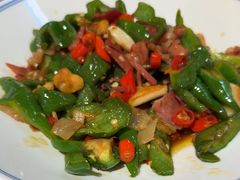 尖椒炒火腿-老馆子·建德菜·山肴鱼鲜(海威新界店)