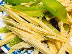 芹菜腐竹-老爆肚满五香烧牛羊肉