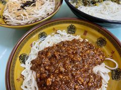 炸酱拌面-食惠里小笼包面馆(越秀店)