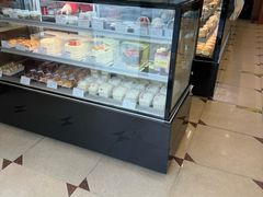 -红宝石·鲜奶小方·海派西点房(南丹店)
