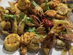 -嗨辣小聚·盘锦河蟹·海鲜烧烤龙虾(盘锦十年好店)