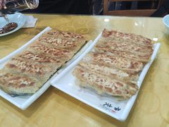 肉三鲜锅贴-春水锅贴·传统鲁菜(大明湖店)