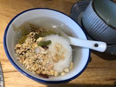 -野山舂·贵州现舂酸汤火锅(鸿通城店)