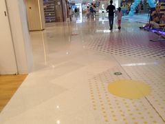 -新田360广场(上海华侨城店)