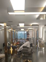 -即型男士理发工作室