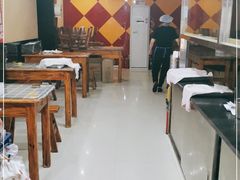 大堂-潘国仙耳光馄饨(黄家阙路店)