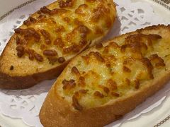 蒜蓉面包-1886德国汽车餐厅(外滩中央店)