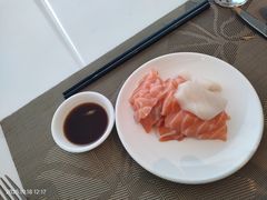 挪威三文鱼刺身-白云宾馆-祥云西餐厅·法式鹅肝海鲜自助