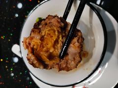 鸭蛋黄狮子头-梅飞酒家(名辉豪庭店)