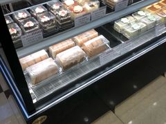 面包甜点陈列柜-红宝石·鲜奶小方·海派西点房(南丹店)