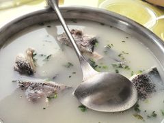 -雪湖煜辰鱼头老店(雪野湖店)