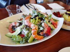 牛油果鲜虾沙拉-UPPER KITCHEN(延安路店)