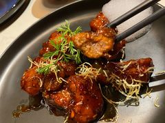 红酒泡沫牛仔粒-荟廷·晶萃(陆家嘴尚悦湾店)