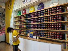 -m豆巧克力世界(上海世茂广场店)