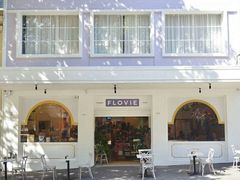 -FLOVIE FLORIST CAFE