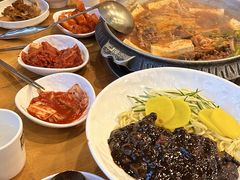 -喇喇排骨火锅·传统韩式脊骨汤(望京西园总店)