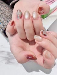 -丽心自助美甲美睫