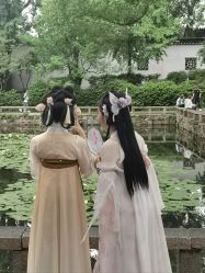 -一揽芳华汉服旗袍体验馆(拙政园店)