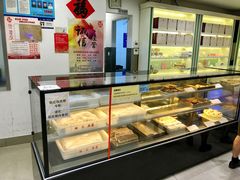 面包甜点陈列柜-上海哈尔滨食品厂(淮海中路店)