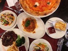 -WOLFGANG PUCK KITCHEN & BAR(迪士尼小镇店)