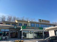 -窦店服务区-停车场