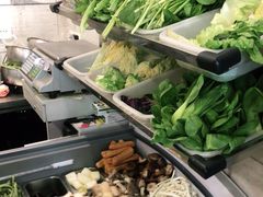 -愉肴麻辣香锅(中北镇店)