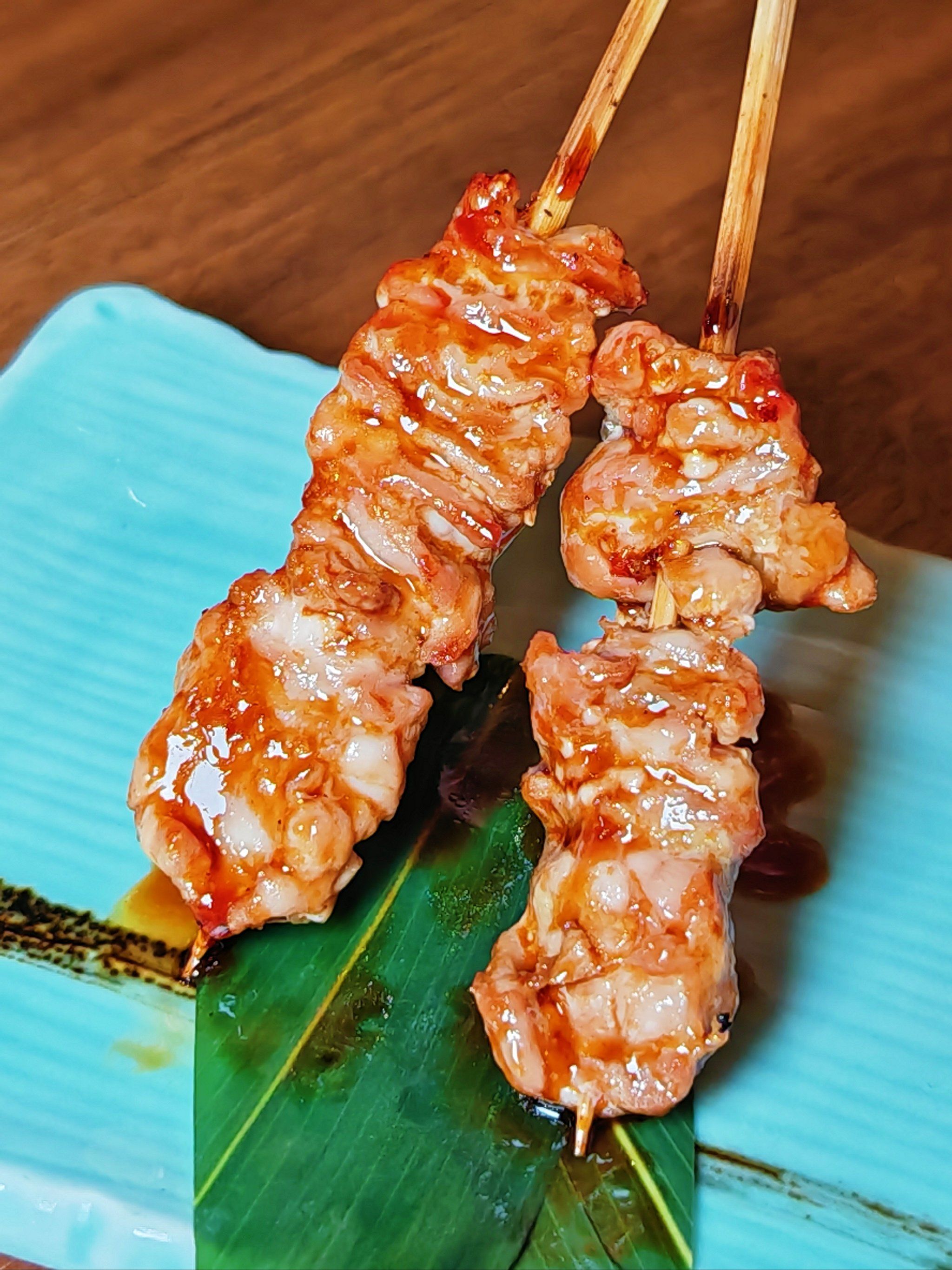 这家的烧鸟味道可真是绝了00拆一整只鸡绝对让你吃过瘾