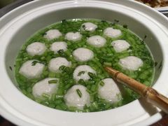 茼蒿鱼丸汤-新连采·海鲜·大连菜(大连恒隆广场店)