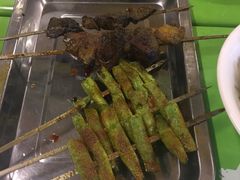 -布尔津河堤夜市