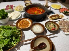 -贵府酸汤牛肉火锅·贵州老字号(飞山街店)