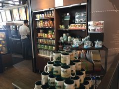 零售区-星巴克(海口美兰机场分店)