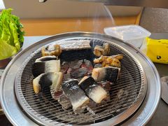 -围炉肉舍•炭烤活鳗•丹东海鲜烤肉(步行街店)