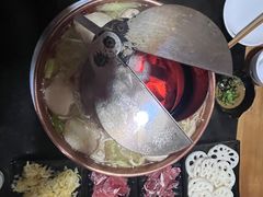 -果松木炭酸菜铜火锅·外婆参鸡汤