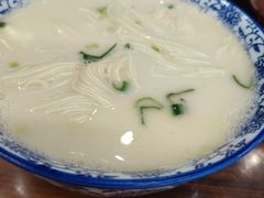 -雪琴面馆富安特色鱼汤面(城中花园店)