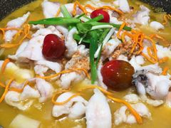 -山城外·非遗酸菜鱼(新都汇融店)