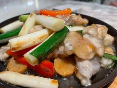 姜葱啫啫牛蛙-香港百合居(LCM置汇旭辉广场店)