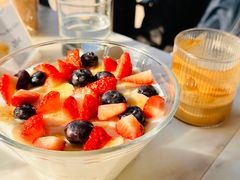 活力水果麦片大酸奶-The Rug Cafe(王府中环店)