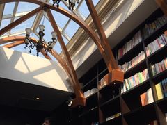 -钟书阁(松江泰晤士小镇店)