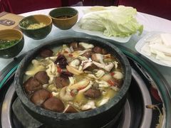 -南渝食府.墨脱石锅松茸鸡