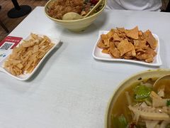 -龙香记桂林米粉(东扬威街11号楼店)