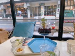 靠窗位-茶是一枝花泡茶店