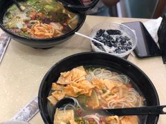 -龙记桂林米粉(财满街店)
