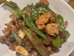 辣椒炒肉-小吊梨汤·北京菜·烤鸭(清河万象汇店)