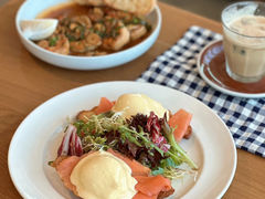 -ROAST coffee & eatery