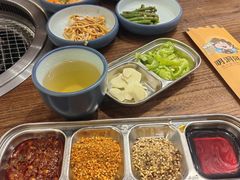 -明洞阿姨·韩式酱蟹烤肉·创意料理(三元桥店)