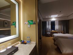 -铂逸梦秦酒店(横店梦幻谷店)