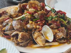 -曼听小寨海鲜烧烤·大连辣炒大王(盖州街店)